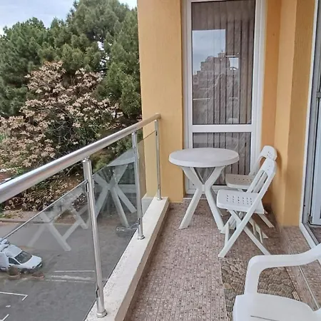 Apartman Reina Flores Park Napospart