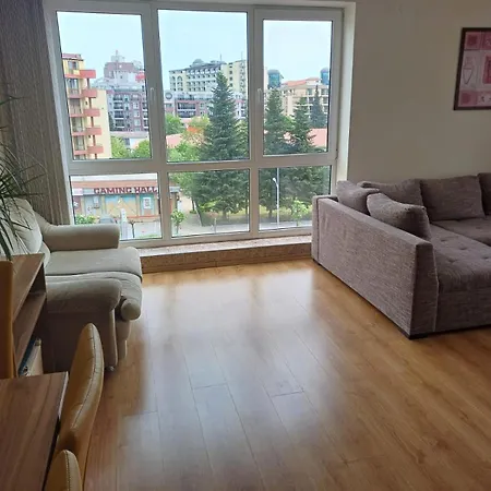 Apartman Reina Flores Park *