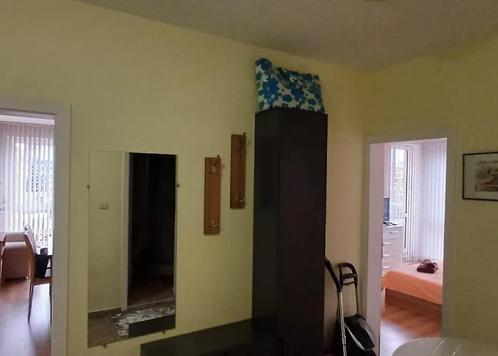 Reina Flores Park * Słoneczny Brzeg