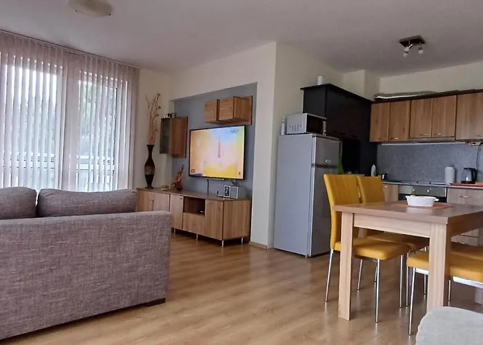 Apartament Reina Flores Park *