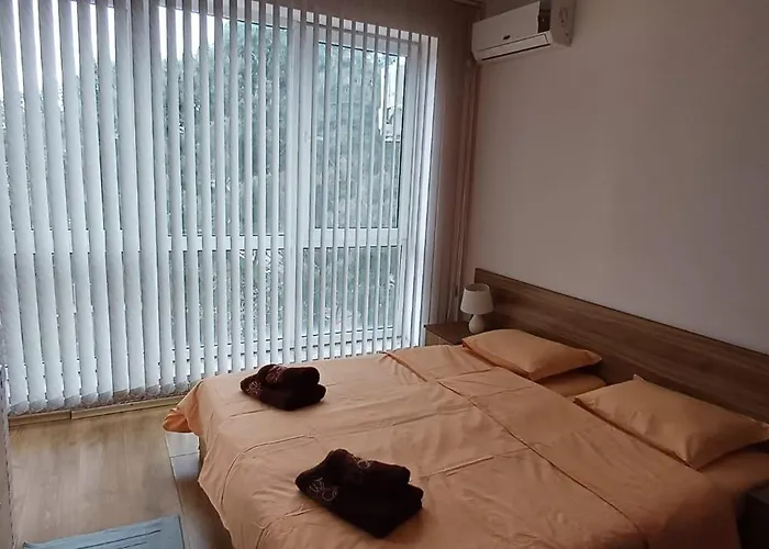 Reina Flores Park Apartament Słoneczny Brzeg