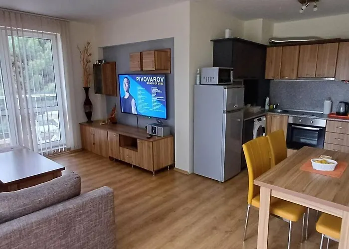 Reina Flores Park Apartment