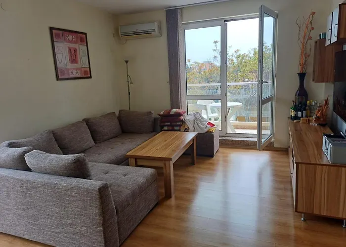 Reina Flores Park * Slantschew brjag